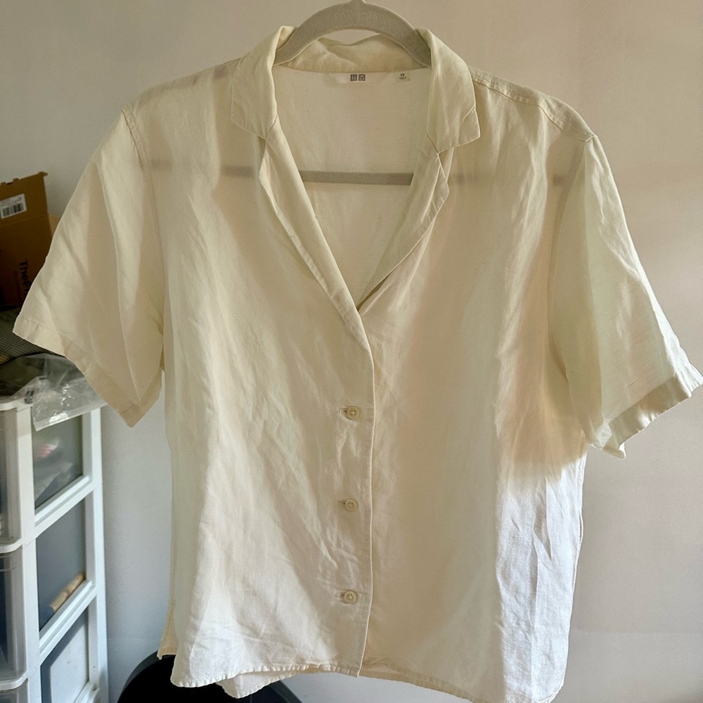 SOLD Uniqlo Women's Off-White Linen blend Open Collar Button-Down Shirt